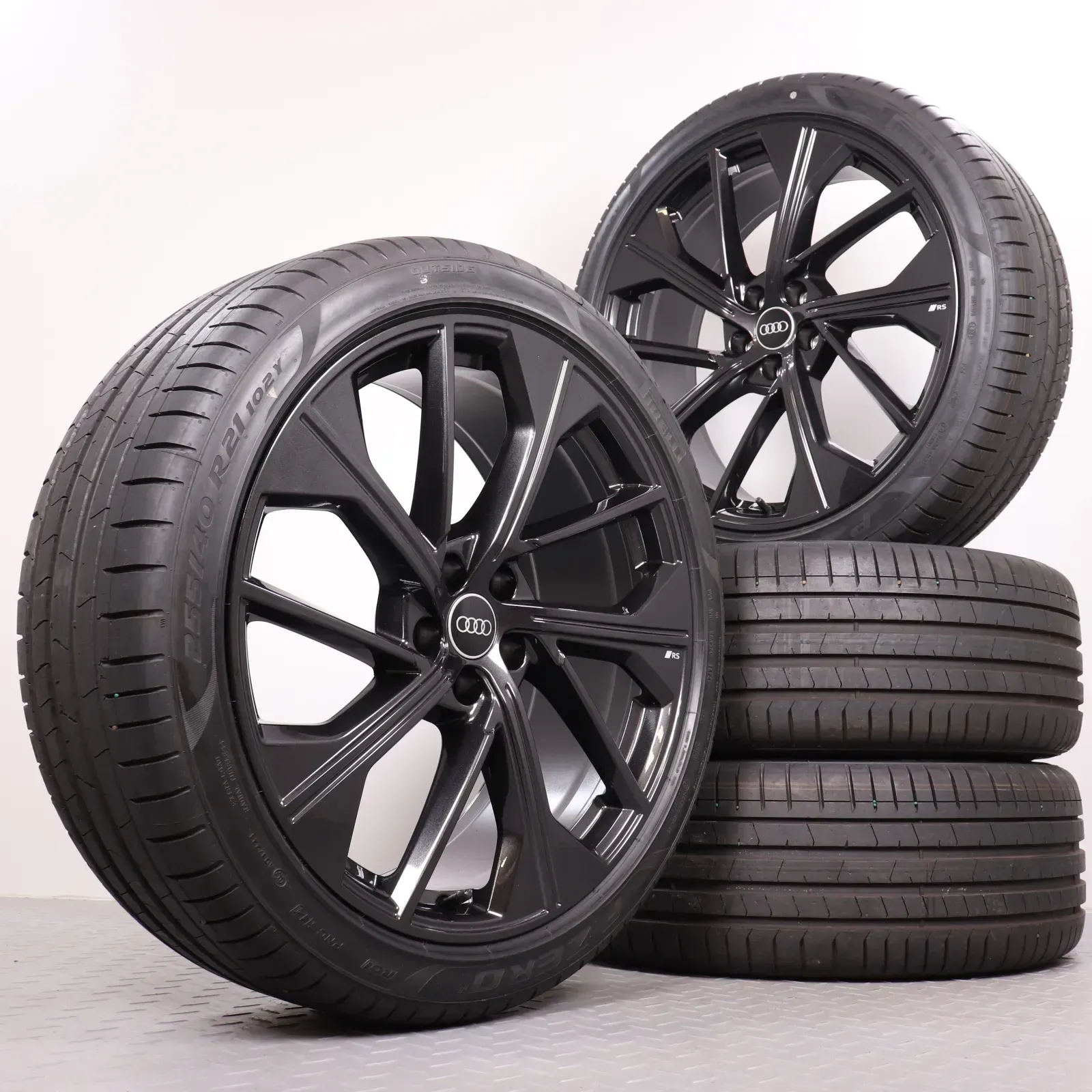 Sommerräder 21 Zoll Audi Q5 / SQ5 FY Original Felgen 80A601025CD Sommerreifen DOT24 255/40R21 102Y XL RO1 Pirelli P Zero PZ4 5-V-Speiche RS schwarz metallic NEU DEMO - Bild 1