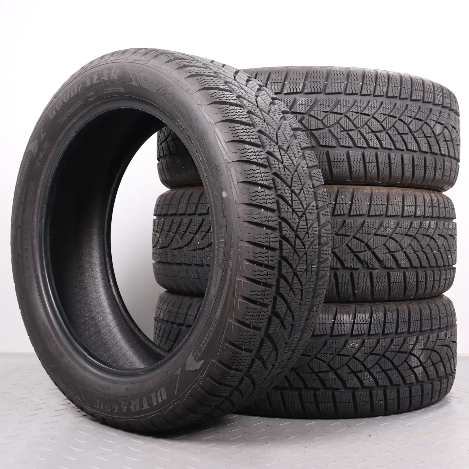 4x Winterreifen Goodyear Ultragrip Performance GEN-1 SUV 235/50R19 99V AO DOT20 7,5mm 2355019 - Bild 1