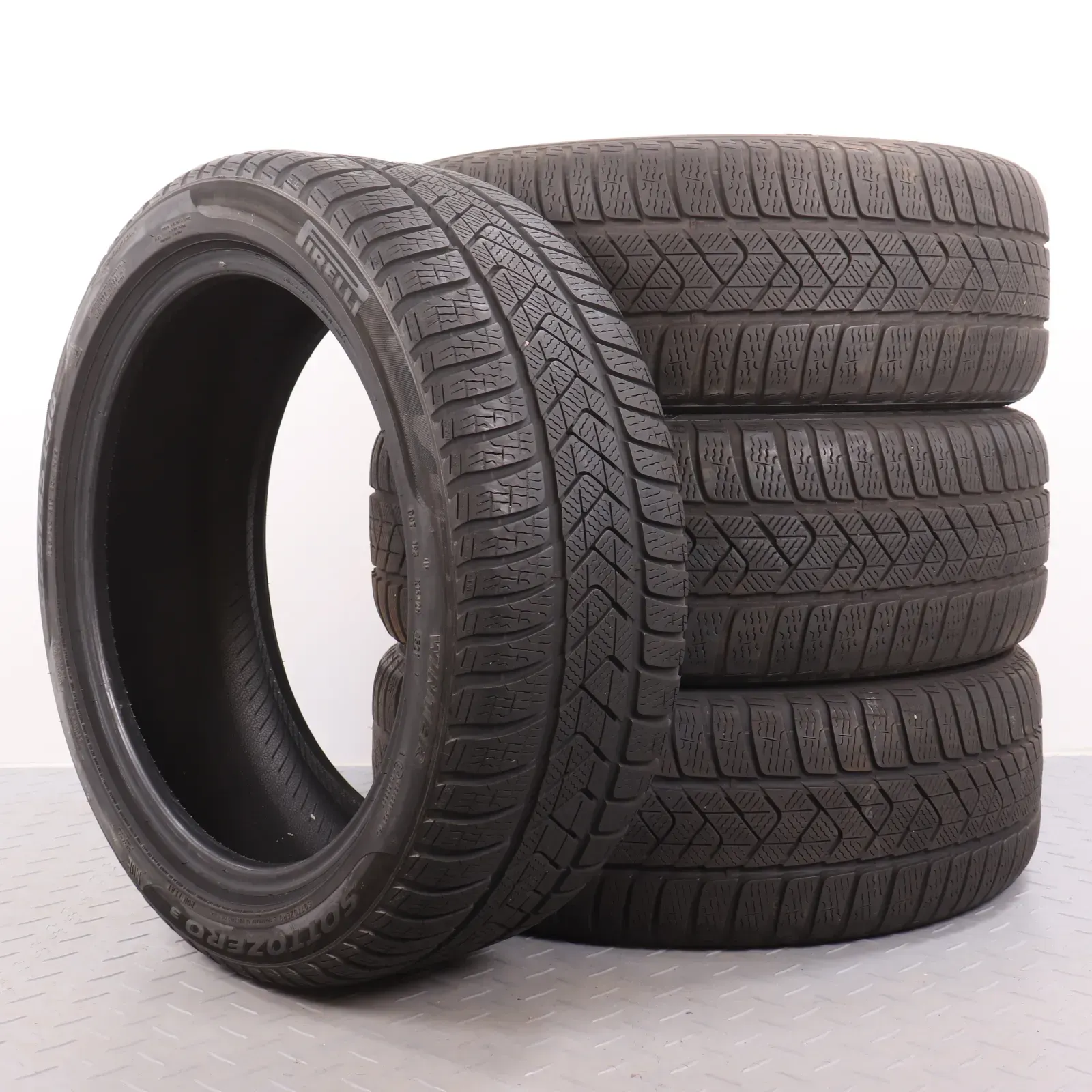 4x Winterreifen Pirelli Winter Sottozero 3 225/45R18 95H XL MOE RSC 5mm DOT21&22 2254518 - Bild 1