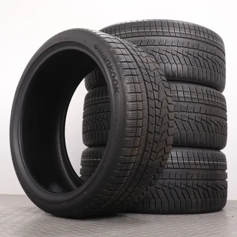 Background image for 4x Winterreifen Hankook Winter i*cept evo 2 W320A 295/35R23 108W XL AO DOT 23 NEU 2953523 Winterräder