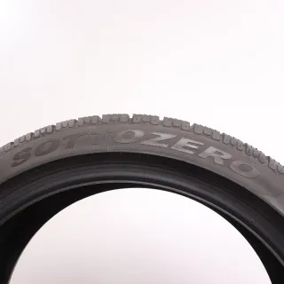 2x Winterreifen Pirelli SOTTOZERO Serie 2 235/40R19 96V XL AO DOT2023 & 1222 4,5-5mm 2354019 - Bild 4