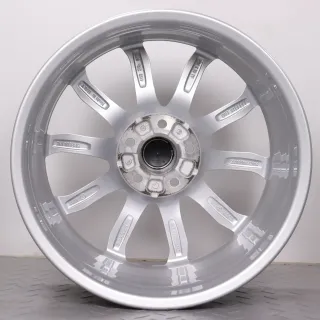 1x Alufelge 18 Zoll Audi A4 S4 8W B9 Original Einzelfelge Ersatzfelge 10-Speichen-V-Design 8W0601025ED silber 7,5x18ET39 5x112 66,6mm - Bild 4
