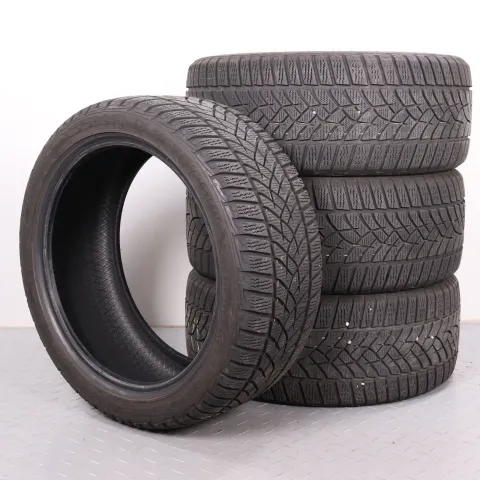 Background image for 4x Winterreifen Goodyear Ultragrip Performance GEN-1 245/40R18 97V XL AO 5,5-6mm DOT23&24 2454018 Winterräder