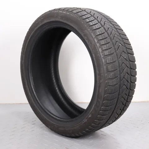 Background image for 1x Winterreifen Pirelli Sottozero 3 245/40R18 97V XL MO DOT3422 6,5mm 245 40 18