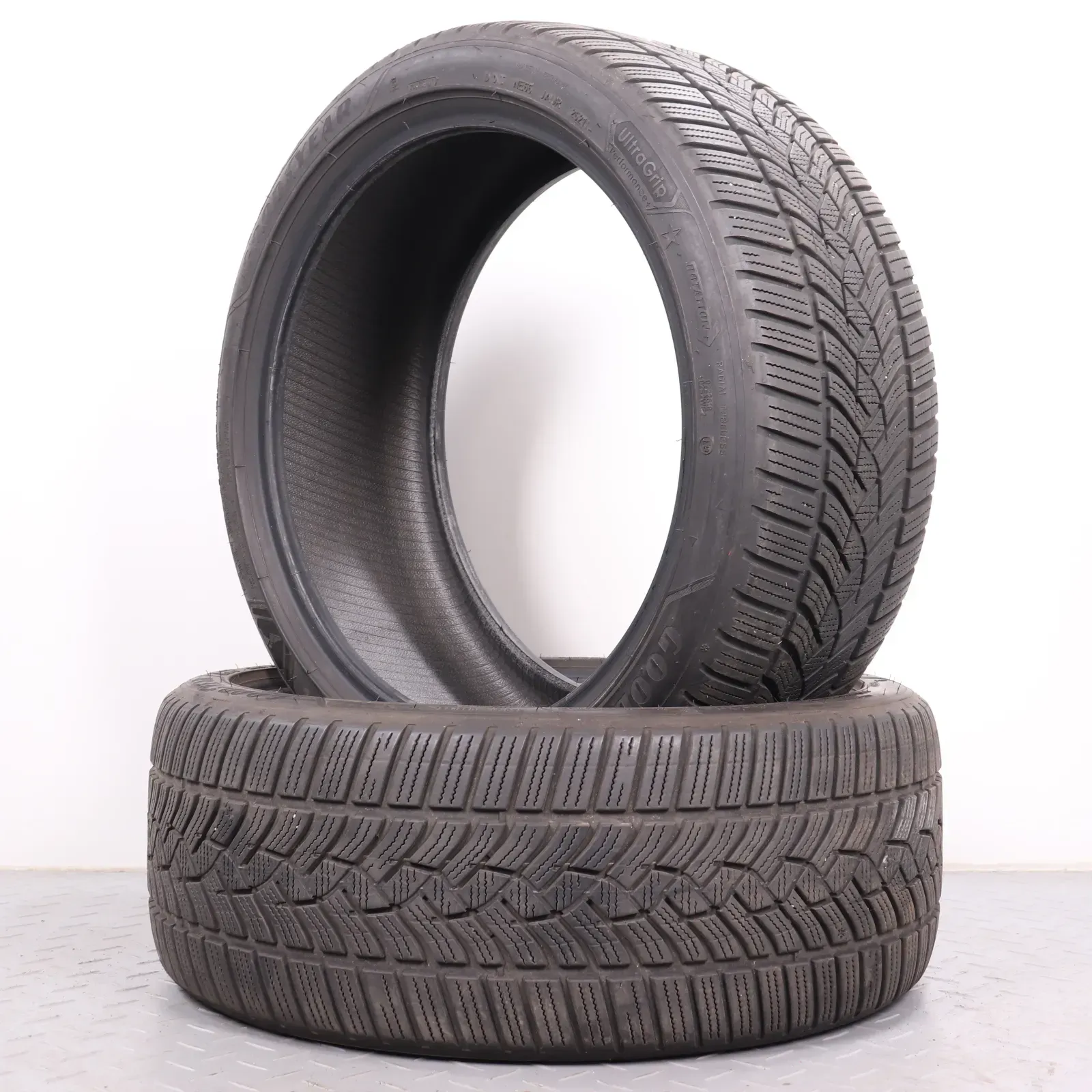 2x Winterreifen Goodyear Ultragrip Performance + 245/40R19 98W XL * DOT21 5,5mm 2454019 BMW Kennung - Bild 1
