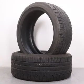 2x Winterreifen Pirelli SOTTOZERO Serie 2 235/40R19 96V XL AO DOT2023 & 1222 4,5-5mm 2354019 - Bild 1