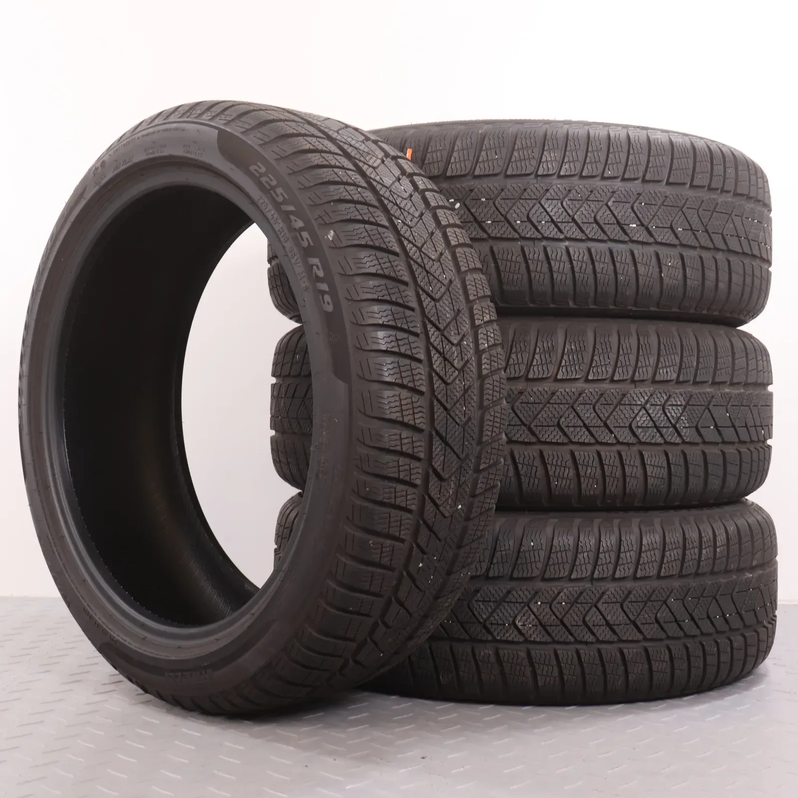 4x Winterreifen Pirelli Sottozero 3 225/45R19 96V XL * RSC DOT20 2x 6,5mm / 2x 6,5-7mm 2254519 Runflat - Bild 1