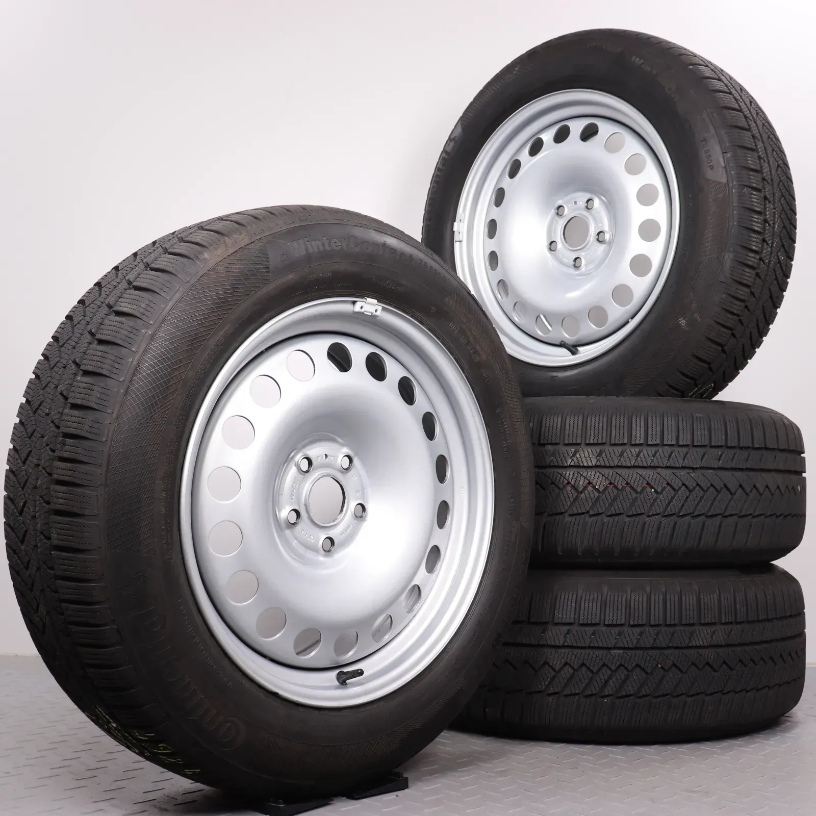 Winterräder 18 Zoll VW ID. Buzz Original Stahlfelgen 8x18ET45 & 8,5x18ET56 Winterreifen DOT24&25 8-8,5mm 235/60R18 &255/55R18 Continental Winter Contact TS850P Conti-Seal - Bild 1
