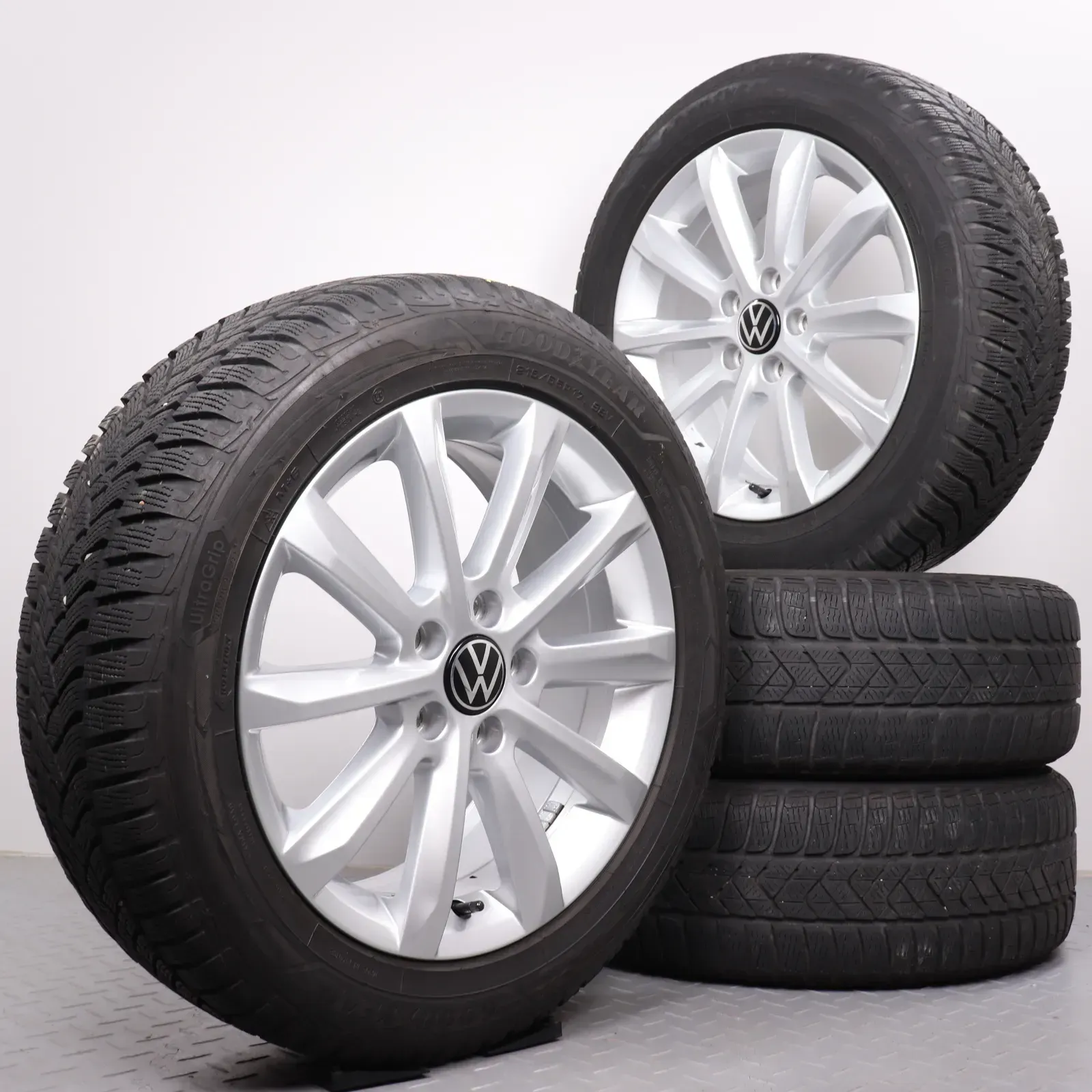 Winterräder 17 Zoll VW Passat 3G B8 Original Felgen 3G0601025C Winterreifen 215/55R17 Helsinki silber 6,5x17ET41 5x112 Alufelgen Winterradsatz - Bild 1