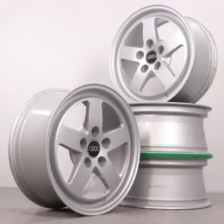 Alufelgen 16 Zoll Audi A4 8W B9 Original Felgen Felgensatz 5-Speichen 8W0601025 Silber 7x16ET35 5x112 66,6mm NEUWERTIG - Bild 1