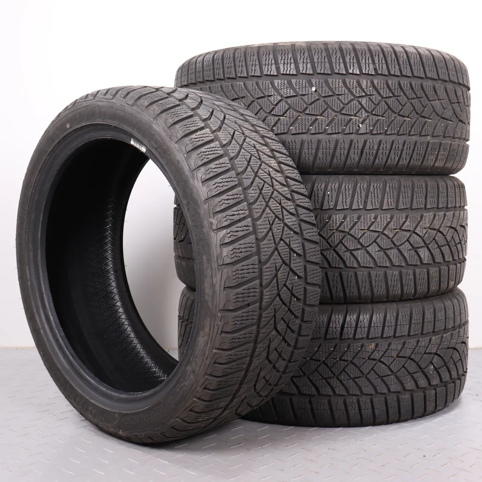 4x Winterreifen Goodyear Ultragrip Performance GEN-1 245/40R18 97V XL AO 6-6,5mm DOT24 2454018 Winterräder - Bild 1