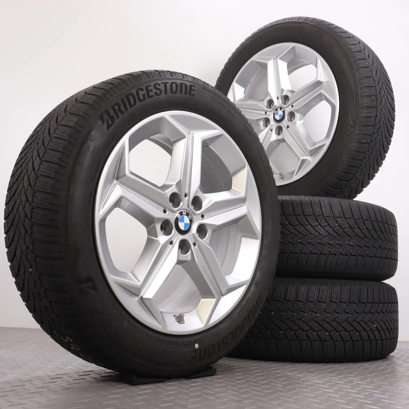 Winterräder 18 Zoll BMW X1 iX1 U11 & X2 iX2 U10 Original Felgen 6898039 Styling 865 Winterreifen 5,5mm DOT22 225/55R18 102H XL * (BMW Sternmarkierung) Bridgestone Blizzak LM005 - Bild 1