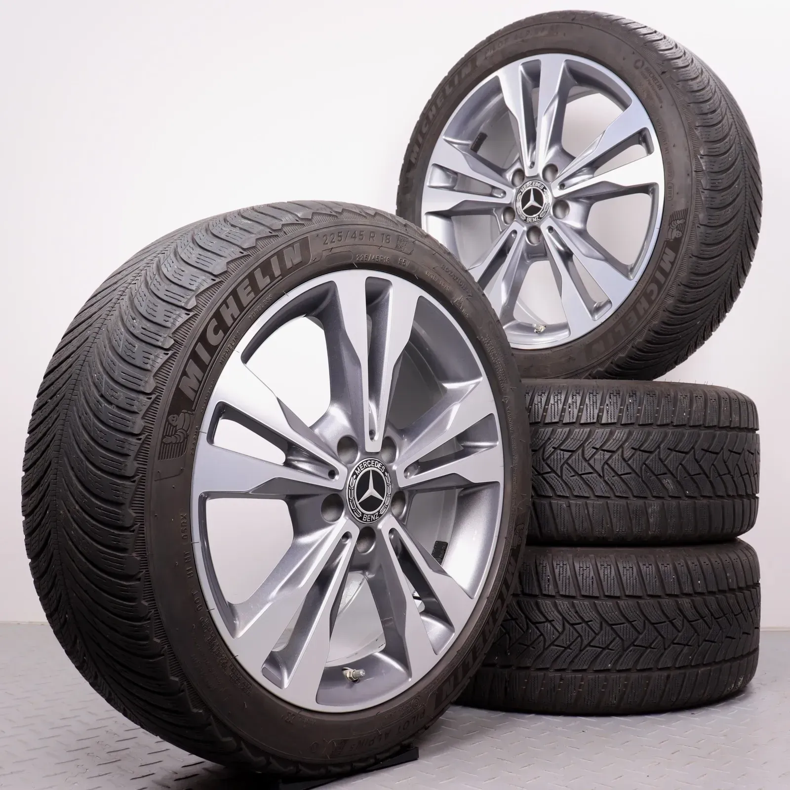 Winterräder 18 Zoll Mercedes C-Klasse W205 S205 C205 A205 Original Felgen A2054012802 & A2054012902 Reifen Michelin & Dunlop 225/45R18 & 245/40R18 RDK - Bild 1