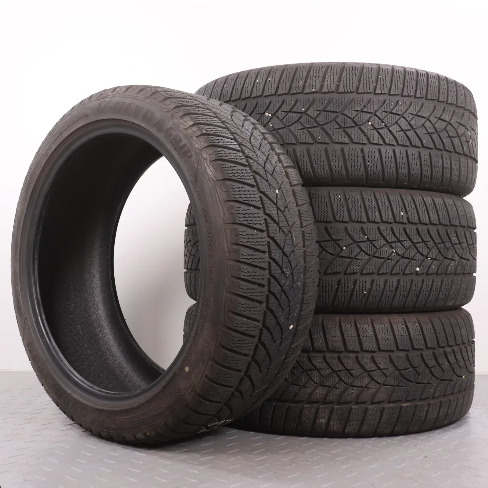 4x Winterreifen Goodyear Ultragrip Performance GEN-1 265/40R20 104V XL AO DOT23&24 6,5&7mm 2654020 - Bild 1