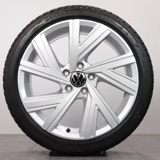 Winterräder 18 Zoll VW Golf 8 CD Original Felgen 5H0601025AB 7,5-8mm DOT23 Winterreifen 225/40R18 92V XL AO Bridgestone Blizzak LM005 Bergamo silber 7,5x18ET51 5x112 - Bild 3