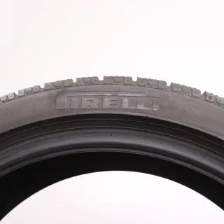 2x Winterreifen Pirelli SOTTOZERO Serie 2 235/40R19 96V XL AO DOT2023 & 1222 4,5-5mm 2354019 - Bild 3