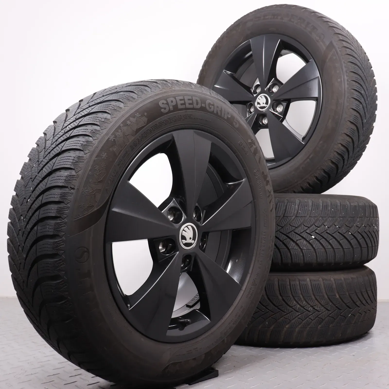 Winterräder 16 Zoll Skoda Octavia IV NX Original Felgen Velorum 5E3601025AA Winterreifen DOT21&23 205/60R16 92H Semperit Speed-Grip 5 6,5x16ET46 - Bild 1