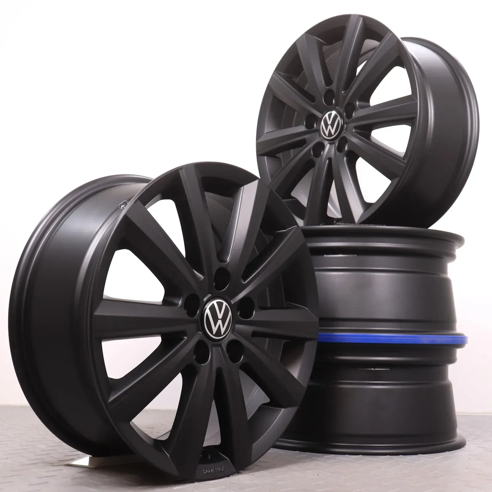 Alufelgen 17 Zoll VW T5 T6 T6.1 Original Felgen Felgensatz Merano 7E0071497A schwarz matt 7x17ET56 5x120 65,1mm Bus Multivan Transporter - Bild 1