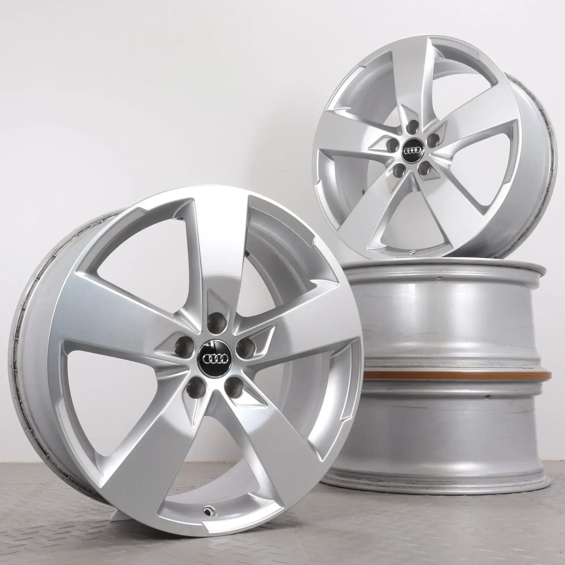 Alufelgen 20 Zoll Audi A6 S6 4K C8 Original Felgen Felgensatz 5-Arm Design 4K0601025K Silber 8,5x20ET43 5x112 66,6 mm Gebraucht - Bild 1