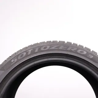 2x Winterreifen Pirelli Sottozero 3 245/40R18 97V XL AO DOT2818 & 2523 5,5-6mm - Bild 4