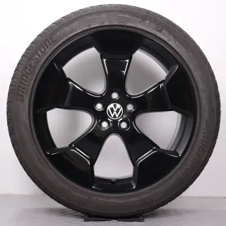 Winterräder 20 Zoll VW ID. Buzz Original Felgen 1T3601025AB & 1T3601025AC Winterreifen DOT24 5-5,5mm & 4,5-5mm 235/50R20 & 265/45R20 Alufelgen Stockton schwarz 8,5x20ET40 & 10x20ET - Bild 2