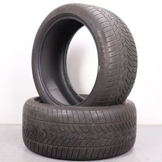 2x Winterreifen Goodyear Ultragrip Performance + 255/40R19 100V XL * DOT21 3,5-4mm 2554019 BMW Kennung - Bild 1