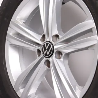 Winterräder 18 Zoll VW Tiguan II & Allspace Original Felgen Sebring 5NA601025M Winterreifen 235/55R18 104H XL AO Pirelli Sottozero Winter 210 Serie 2 DOT23 7,5-8mm - Bild 7