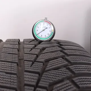 4x Winterreifen Hankook Winter i*cept evo 2 W320A 295/35R23 108W XL AO DOT23 6,5-7mm 2953523 Winterräder - Bild 10