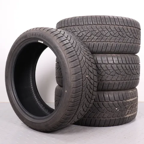 Background image for 4x Winterreifen Goodyear Ultragrip Performance GEN-1 245/40R18 97V XL AO 7-7,5mm DOT23&24 2454018 Winterräder