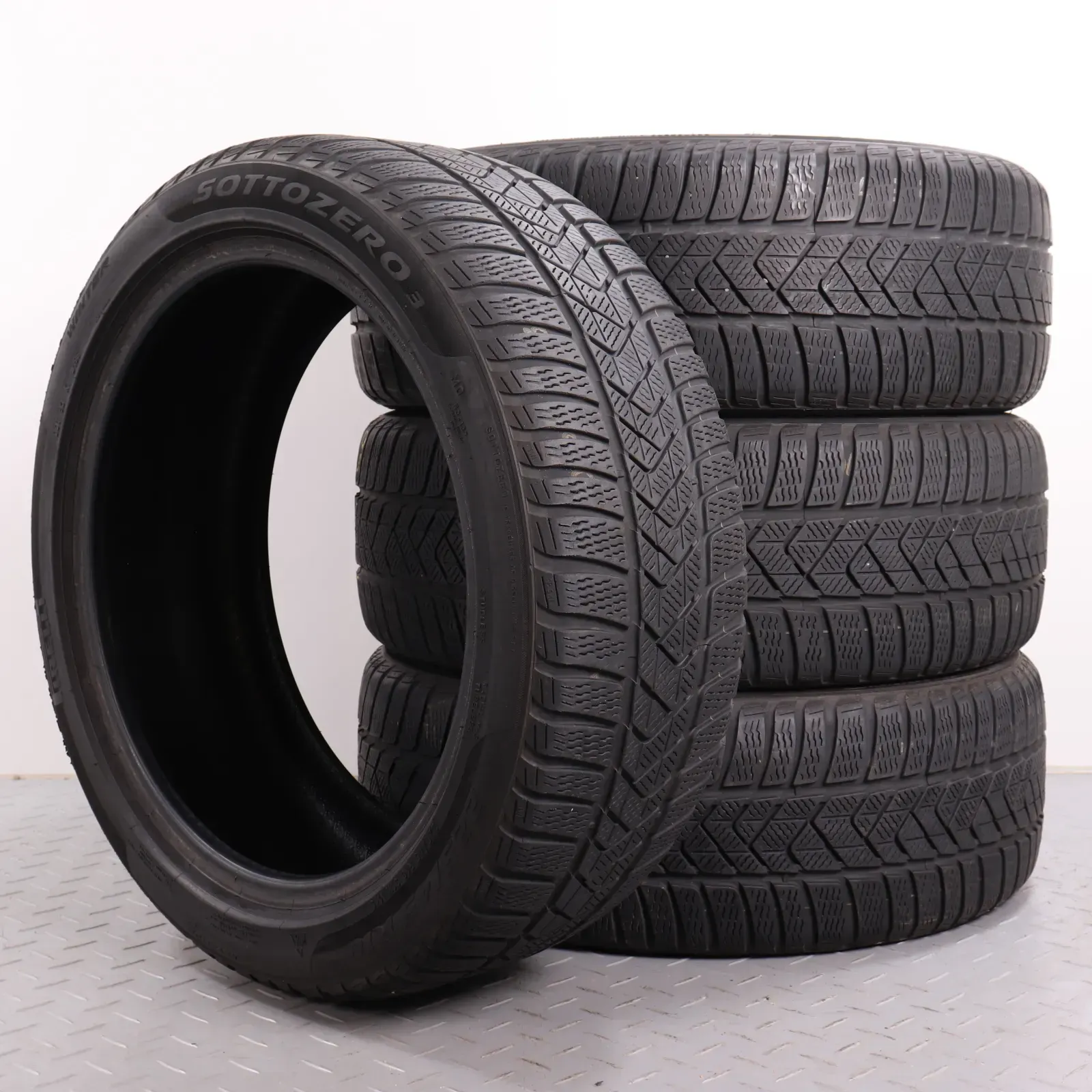 4x Winterreifen Pirelli Winter Sottozero 3 225/45R18 91H MO 4,5mm DOT18 2254518 - Bild 1