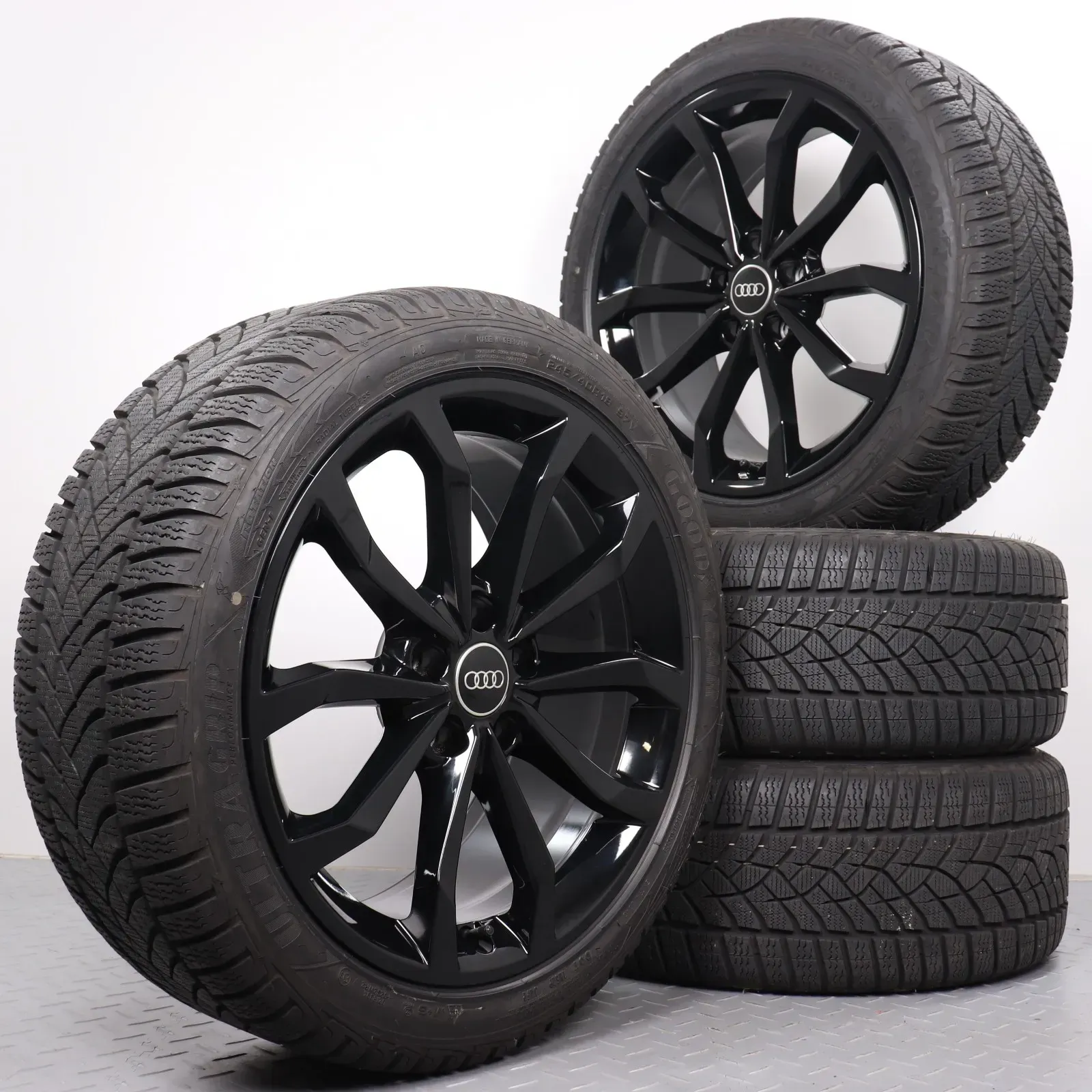 Winterräder 18 Zoll Audi A4 S4 8W B9 Original Felgen schwarz glanz 8W0601025H Winterreifen 7mm DOT24 245/40R18 97V XL AO Goodyear Ultragrip Performance GEN-1 8x18ET40 - Bild 1