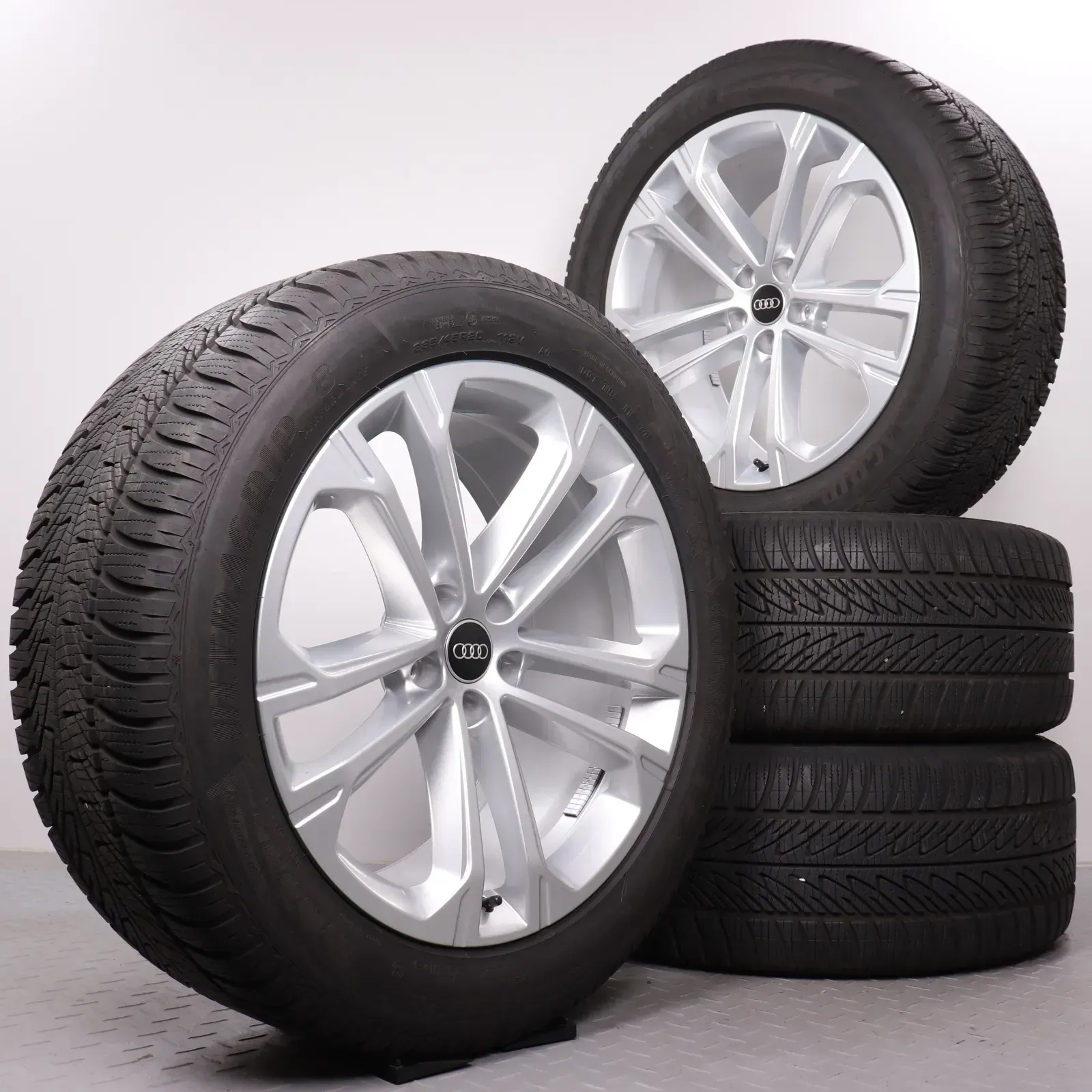 Winterräder 20 Zoll Audi Q7 SQ7 4M Original Felgen 4M0601025DA Winterreifen DOT24 7,5-8mm 285/45R20 112V XL AO Goodyear Ultra Grip 8 Performance SUV silber 9x20ET28 - Bild 1