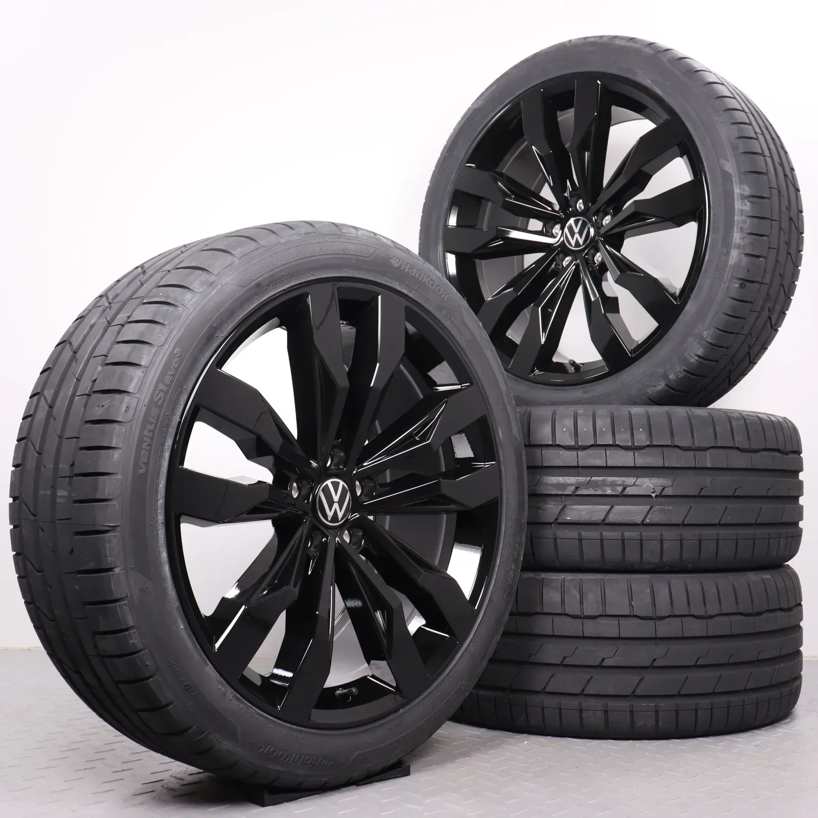 Sommerräder 20 Zoll VW Tiguan II & Allspace Original Felgen Suzuka 5NA601025G Sommerreifen 255/40R20 101Y XL Hankook Ventus S1 EVO3 8,5x20ET38 schwarz glänzend - Bild 1