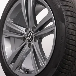 Winterräder 18 Zoll VW Arteon 3H Original Felgen 3G8601025N Winterreifen 5,5&6,5mm DOT23 245/45R18 96V Pirelli Winter Sottozero 3 Sebring grau 8x18ET40 5x112 Winterradsatz - Bild 7
