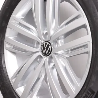Winterräder 19 Zoll VW Tiguan II & Allspace Original Felgen 5NA601025N Winterreifen 5-5,5 & 5,5-6mm 235/50R19 103H XL AO Pirelli Sottozero Serie II Auckland silber RDK - Bild 7