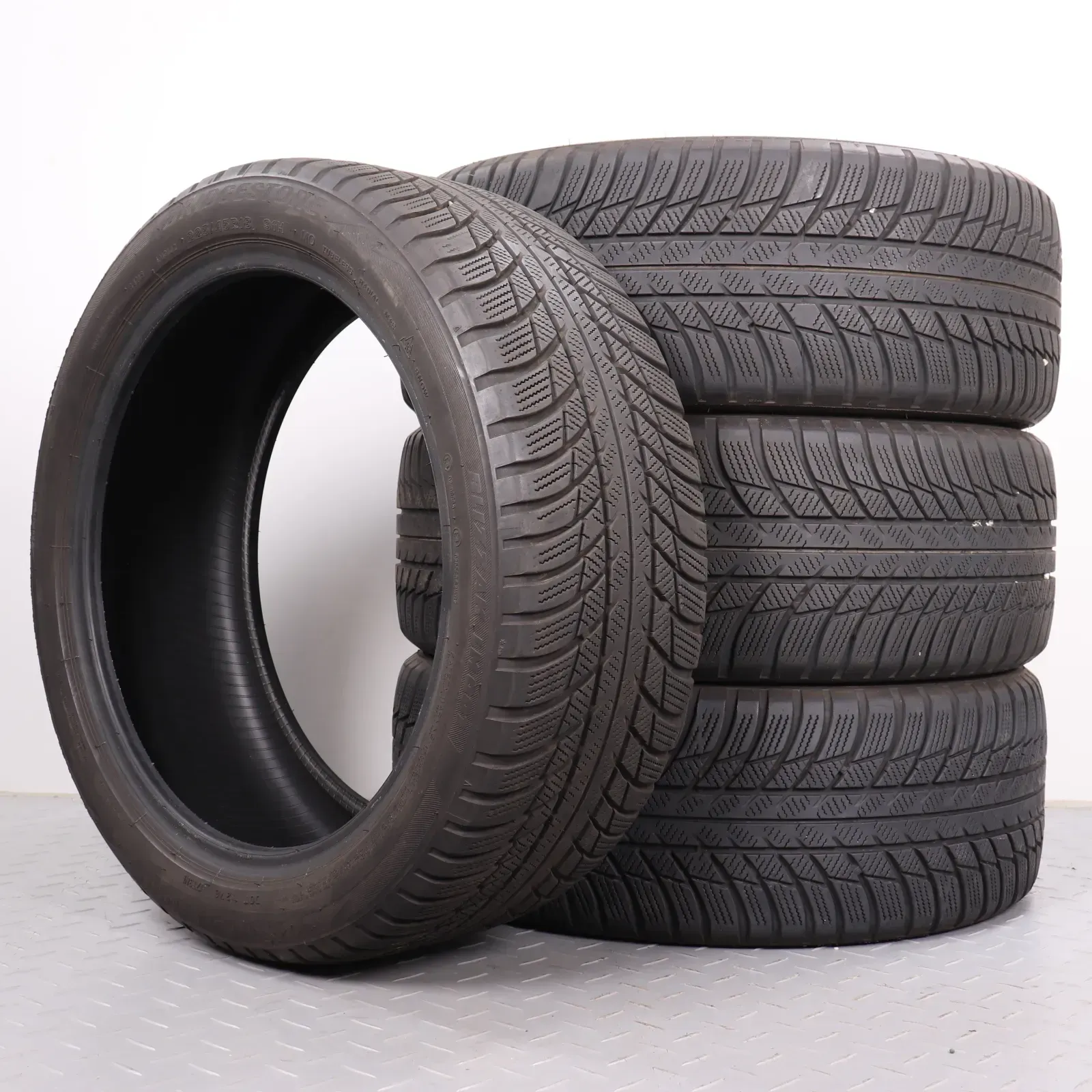 4x Winterreifen Bridgestone Blizzak LM001 225/45R18 91H MO DOT24 5mm 2254518 - Bild 1