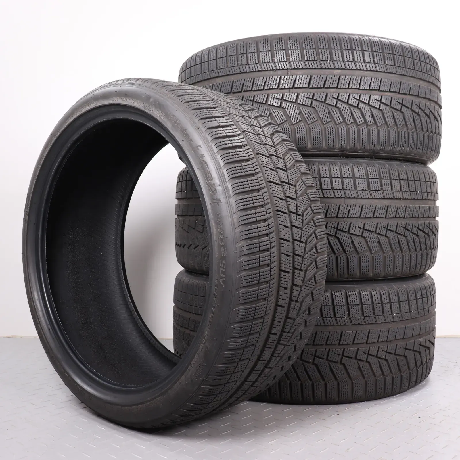 4x Winterreifen Hankook Winter i*cept evo 2 W320A 295/35R23 108W XL AO DOT23 6,5-7mm 2953523 Winterräder - Bild 1