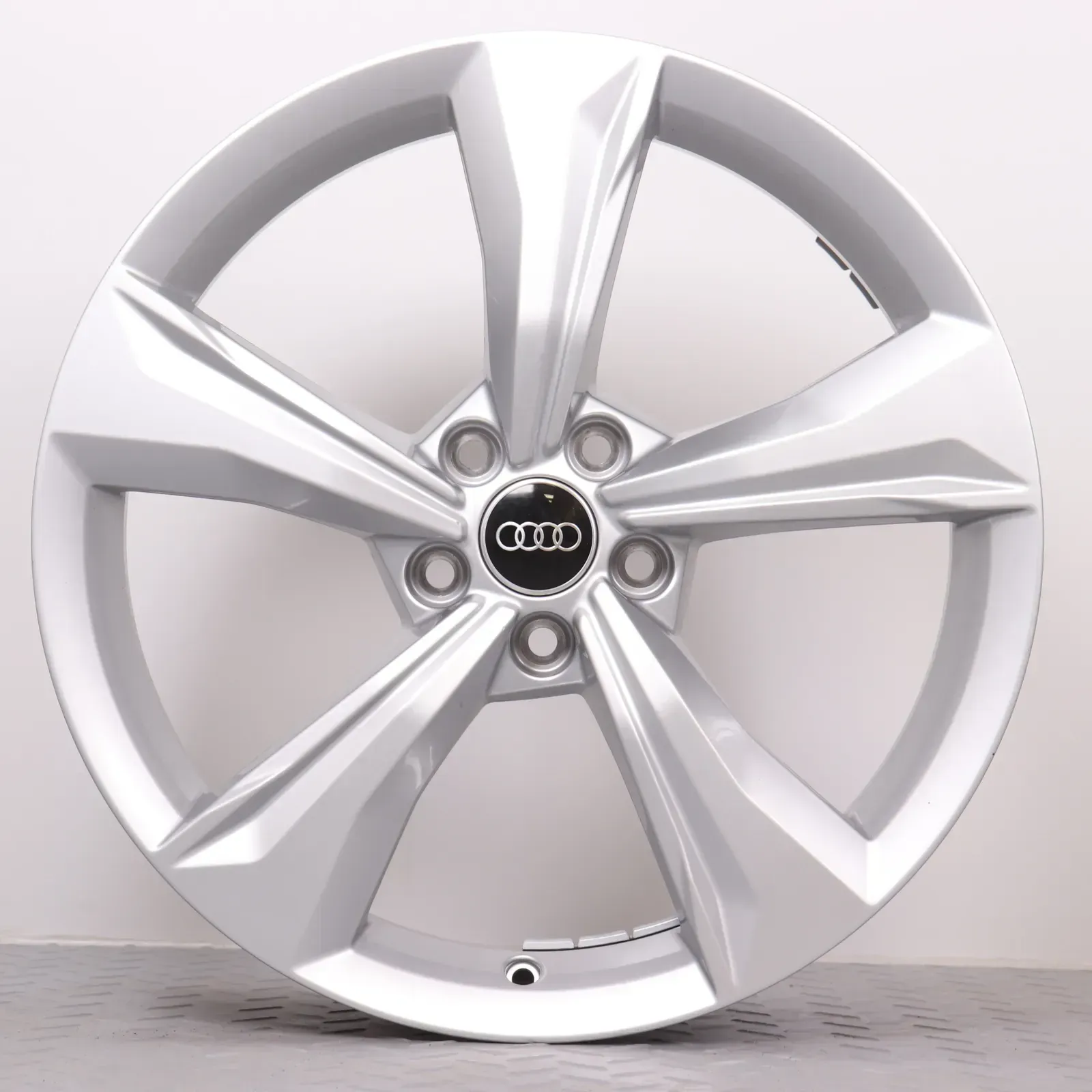 1x Alufelge 19 Zoll Audi Q5 SQ5 FY Original Einzelfelge Ersatzfelge 5 Arm Design 80A601025K silber 7x19ET34 5x112 66,6mm - Bild 1