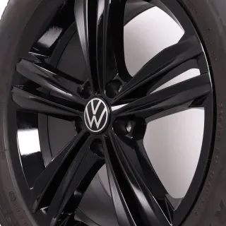 Winterräder 18 Zoll VW Tiguan II & Allspace Original Felgen Sebring schwarz 5NA601025AQ Winterreifen DOT23 7,5 & 8mm 235/55R18 104H XL AO Pirelli Sottozero Winter 210 Serie 2 - Bild 7