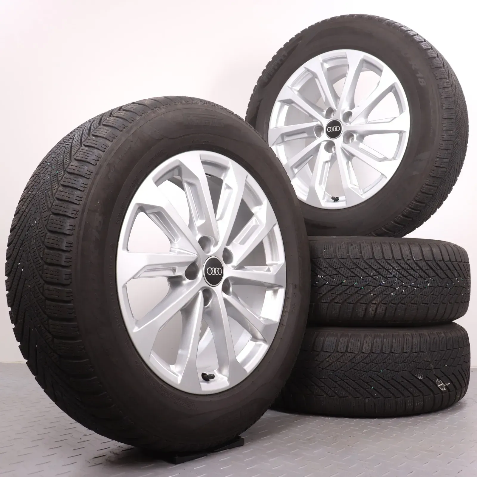 Winterräder 18 Zoll Audi Q5 GU Original Felgen 8MA601025Q Winterreifen DOT24 2x 5mm / 2x 6-6,5mm 235/60R18 107H XL R0 Pirelli Scorpion Winter 2 10-Speichen silber 7x18ET34 5x112 - Bild 1