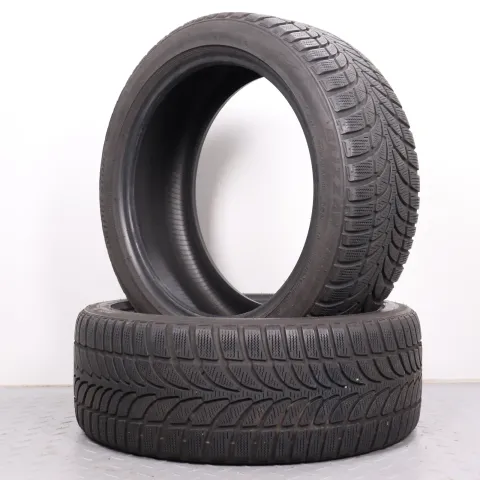 Background image for 2x Winterreifen Bridgestone Blizzak LM-32 225/45R18 95H XL AO DOT0523 5,5mm