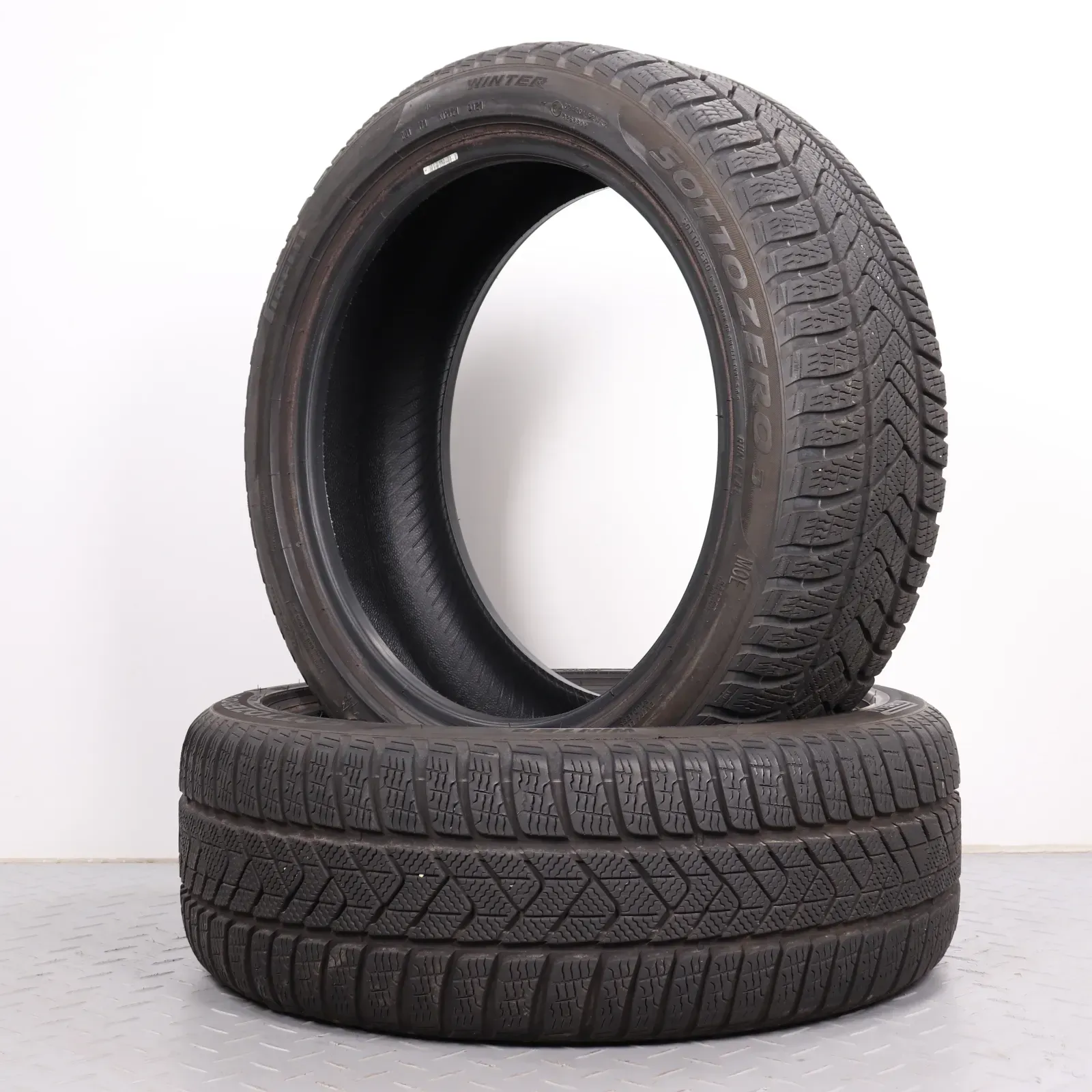 2x Winterreifen Pirelli Winter Sottozero 3 225/45R18 95H XL MOE RSC 6-6,5mm DOT21 2254518 Runflat Winterräder - Bild 1