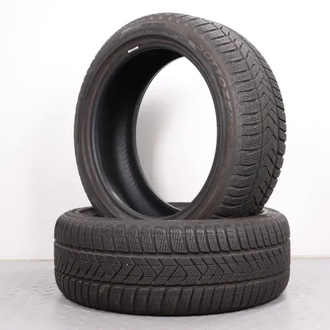 Background image for 2x Winterreifen Pirelli Winter Sottozero 3 225/45R18 95H XL MOE RSC 6-6,5mm DOT21 2254518 Runflat Winterräder