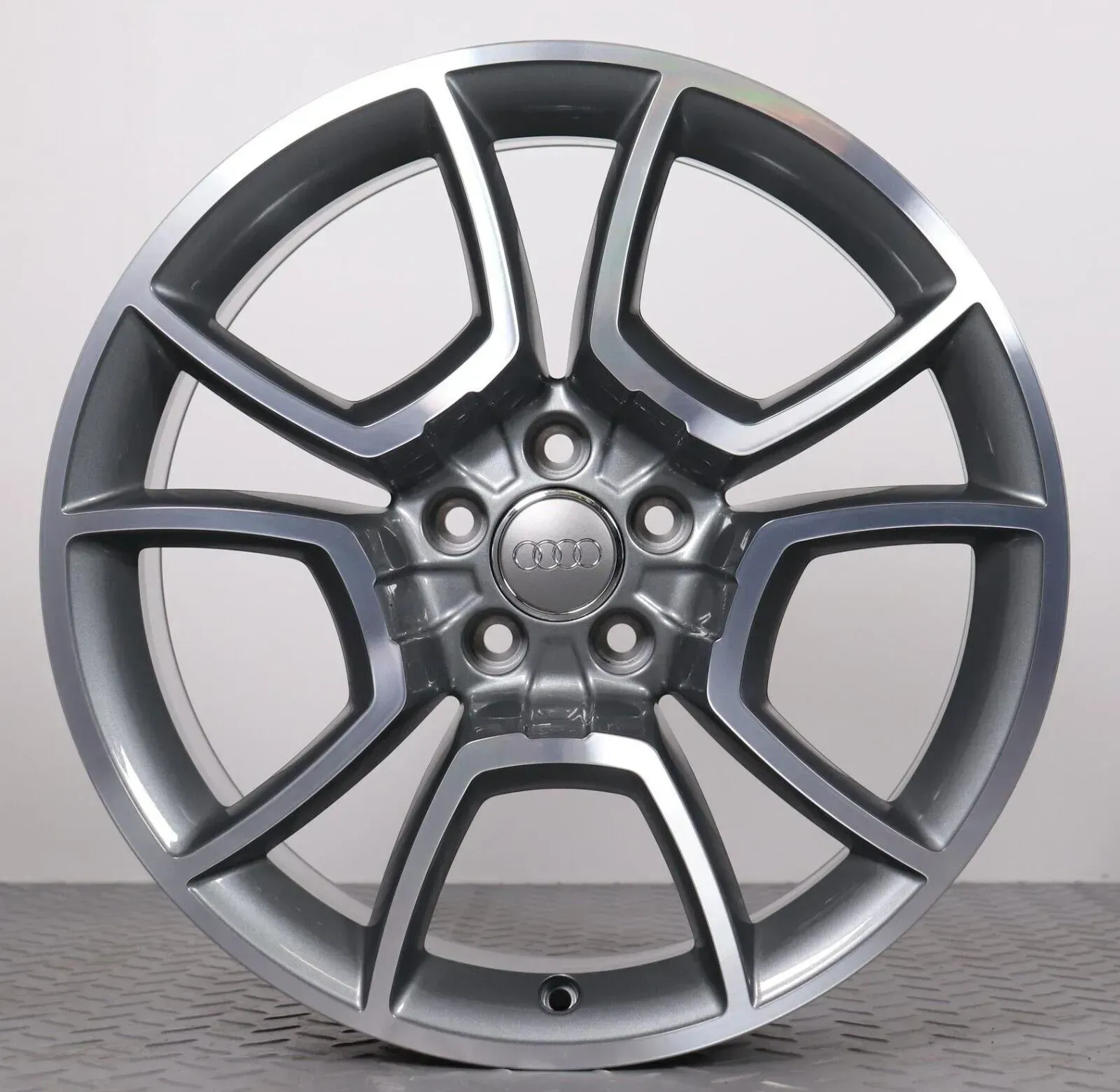 1x Alufelge 19 Zoll Audi Q3 8U Original Einzelfelge Ersatzfelge 10-Speichen Felge 8U0071499 4EE / 8U0071499 grau glanzgedreht 8,5x19ET36 5x112 57,1mm NEU - Bild 1