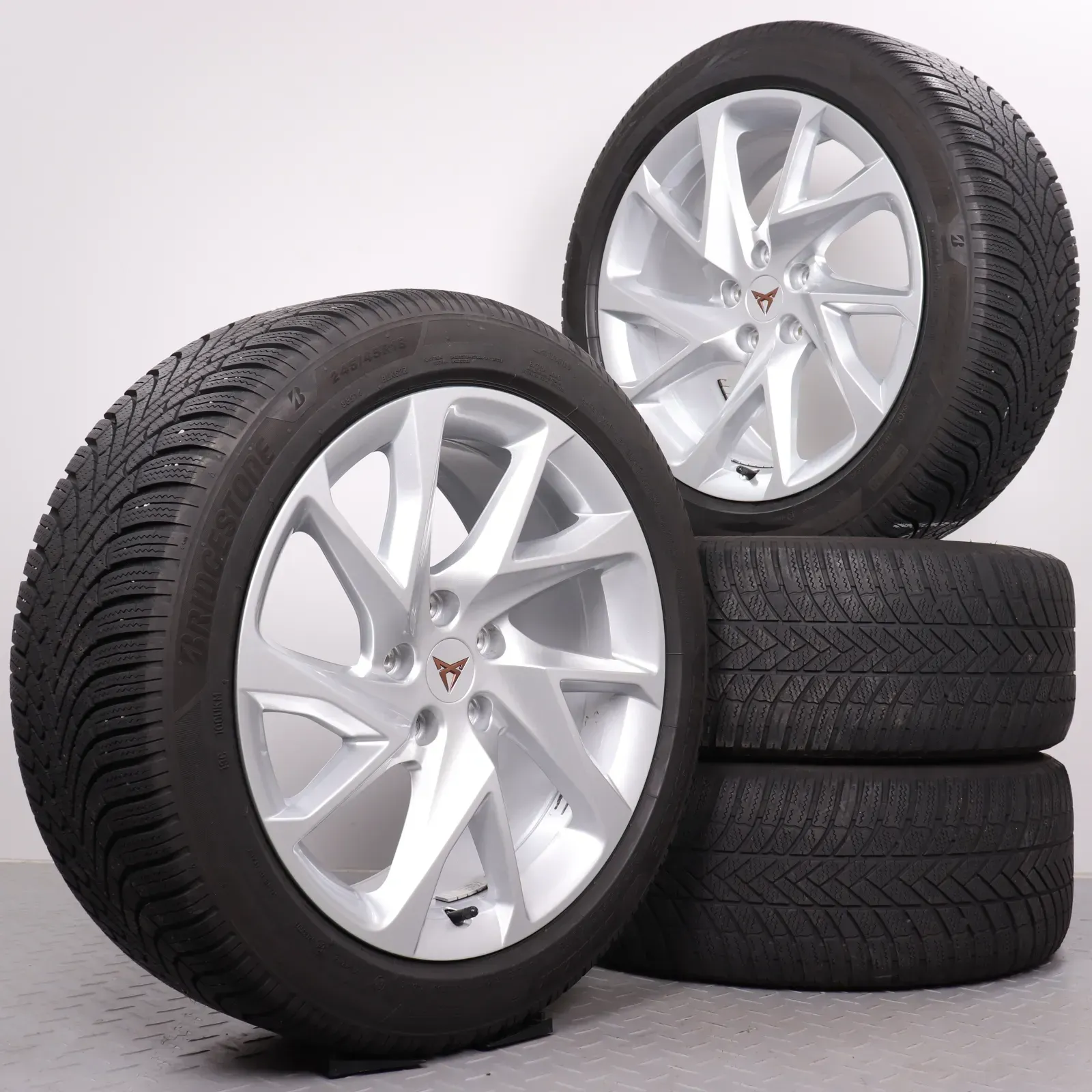 Winterräder 18 Zoll Cupra Formentor KM Original Felgen 5FF601025C Winterreifen 245/45R18 100V XL Bridgestone Silber 8x18ET40 5x112 Alufelgen - Bild 1