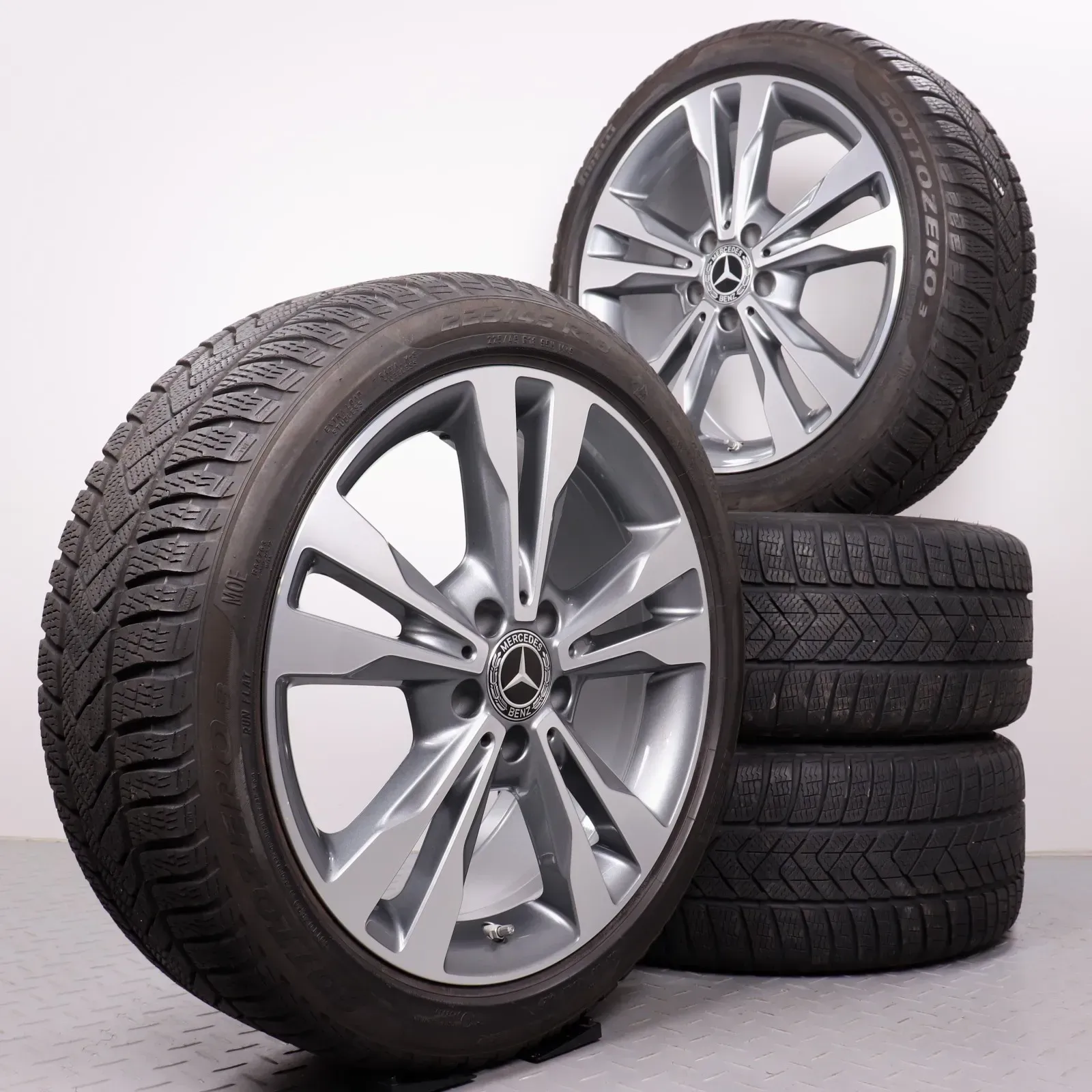 Winterräder 18 Zoll Mercedes C-Klasse W205 S205 C205 A205 Original Felgen A2054012802 & A2054012902 Reifen 6,5mm Pirelli Sottozero 3 225/45R18 & 245/40R18 RDK - Bild 1