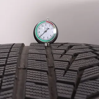 4x Winterreifen Hankook Winter i*cept evo 2 W320A 295/35R23 108W XL AO DOT23 6,5-7mm 2953523 Winterräder - Bild 9