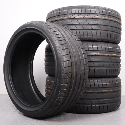 Background image for 4x Sommerreifen Hankook Ventus S1 EVO2 245/35R19 93Y XL RO1 DOT21&23 NEU DEMO Sommerräder
