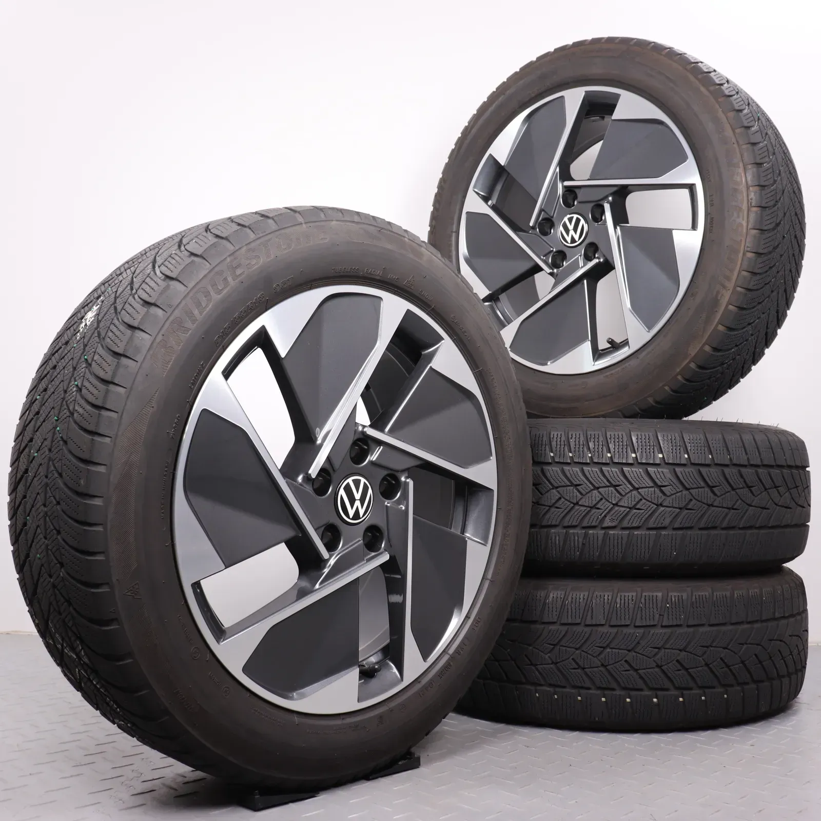 Winterräder 18 Zoll VW ID.3 E11 Original Felgen East Derry 10A601025G Winterreifen 215/55R18 95T (+) optimiert für E-Fahrzeuge DOT21 5,5-6 & 5-5,5mm - Bild 1