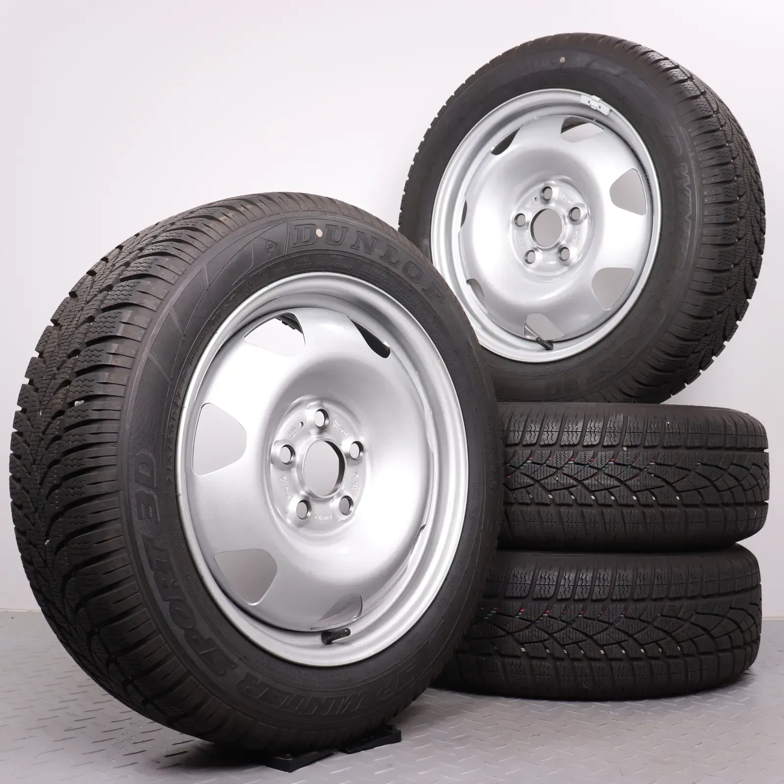 Winterräder 17 Zoll VW T5 T6 T6.1 Original Felgen 7J5601027 Winterreifen 8mm DOT21 215/60R17 104H Dunlop SP Winter Sport 3D Stahlfelge silber 7x17ET56 5x120 Winterradsatz NEUWERTIG - Bild 1